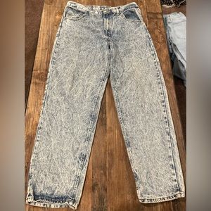 Custom acid washed